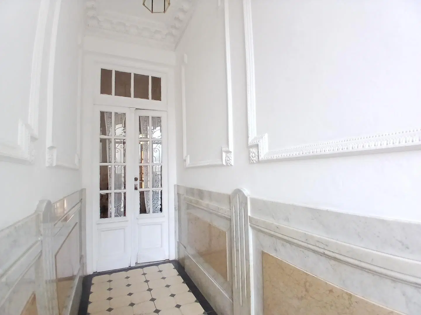 EXCELENTE CASA CON GARAGE-TERRAZA-DOBLE INGRESO 2