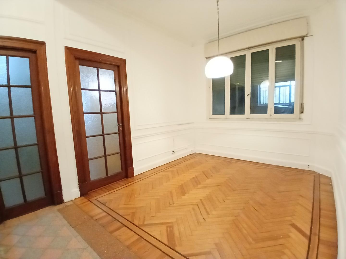Foto de EXCELENTE DEPTO. DE ESTILO-PISOS Y ABERTURAS ORIGINALES, imagen 1