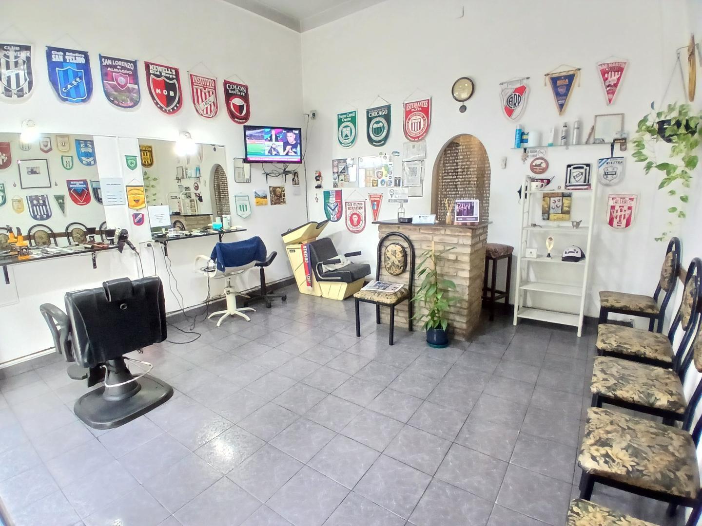 Foto de EXCELENTE LOCAL AL FRENTE CON DEPARTAMENTO AMPLIO-DOBLE INGR, imagen 5