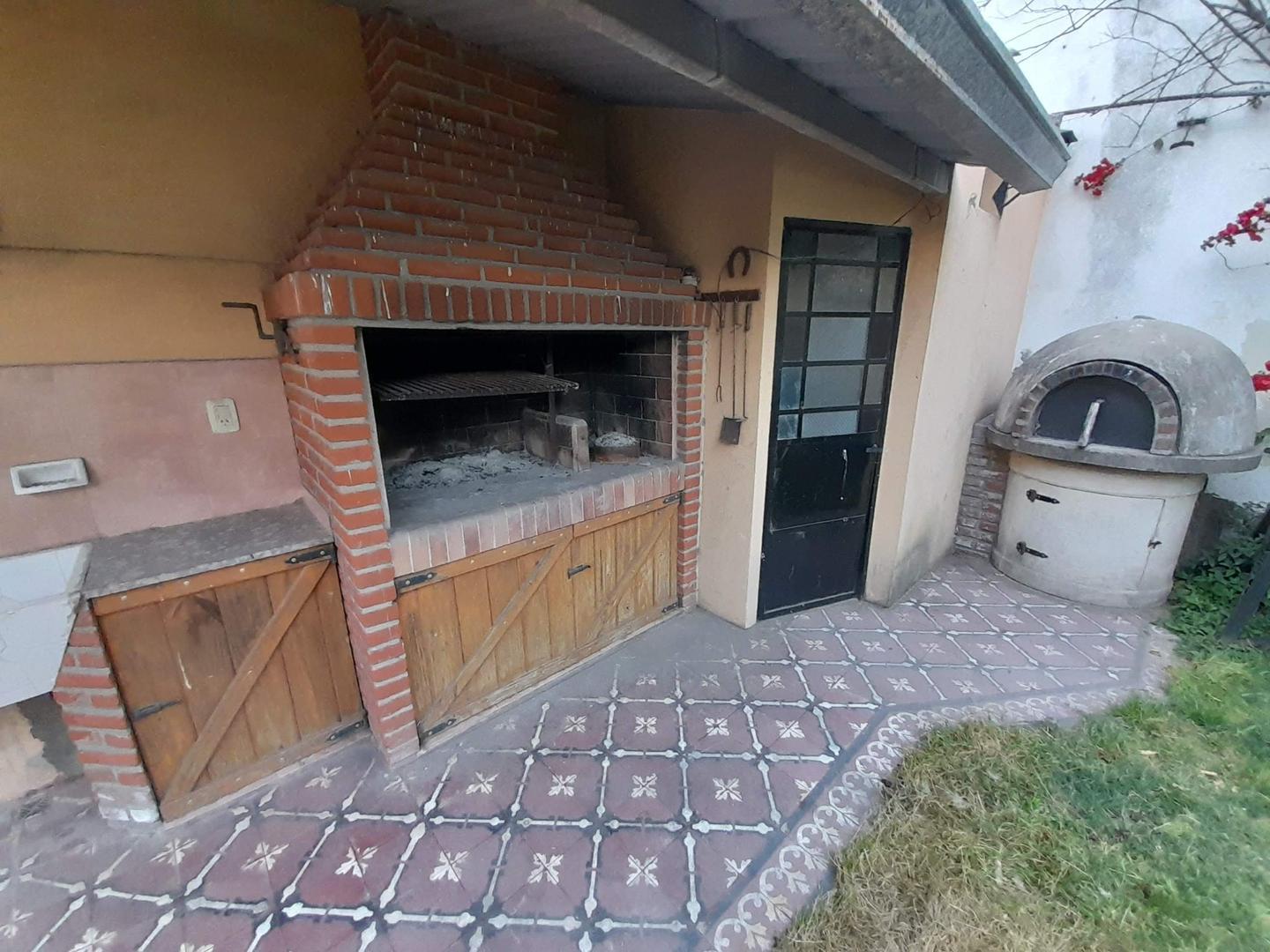 Foto de EXCELENTE CASA CON PATIO,TERRAZA,PARRILLA Y GARAGE., imagen 1