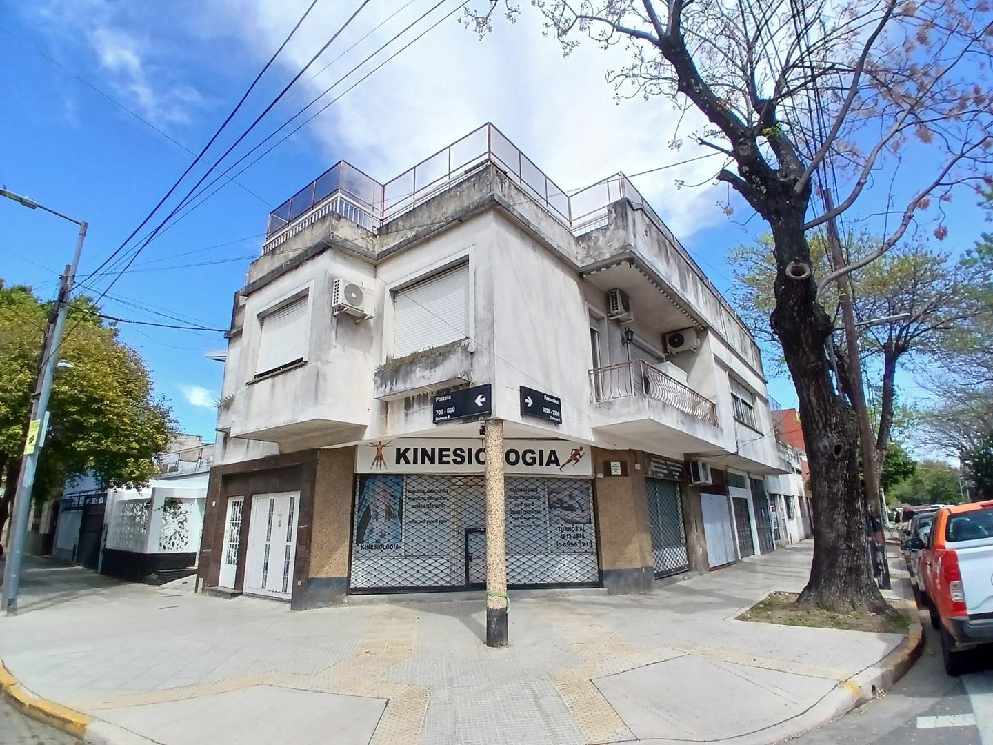 Foto de SIN EXPENSA-ENT.INDEP.-GARAGE CUB-TERRAZA-EN ESQUINA-SOL/LUZ, imagen 1