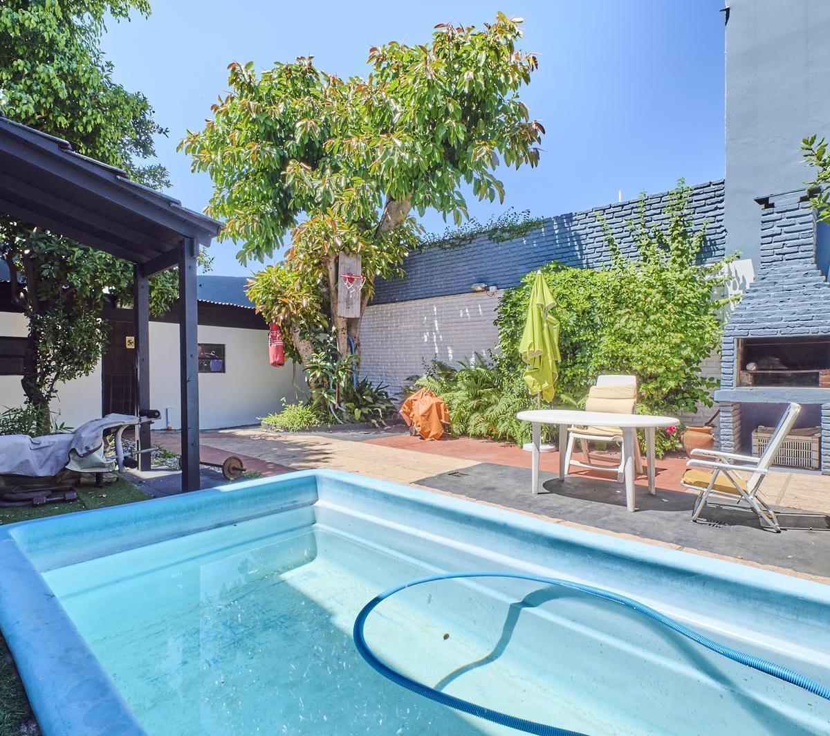 Foto de Excelente Casa 4 AMB. 308m2. Patio, Garage, Jardin con Pileta y Quincho., imagen 4