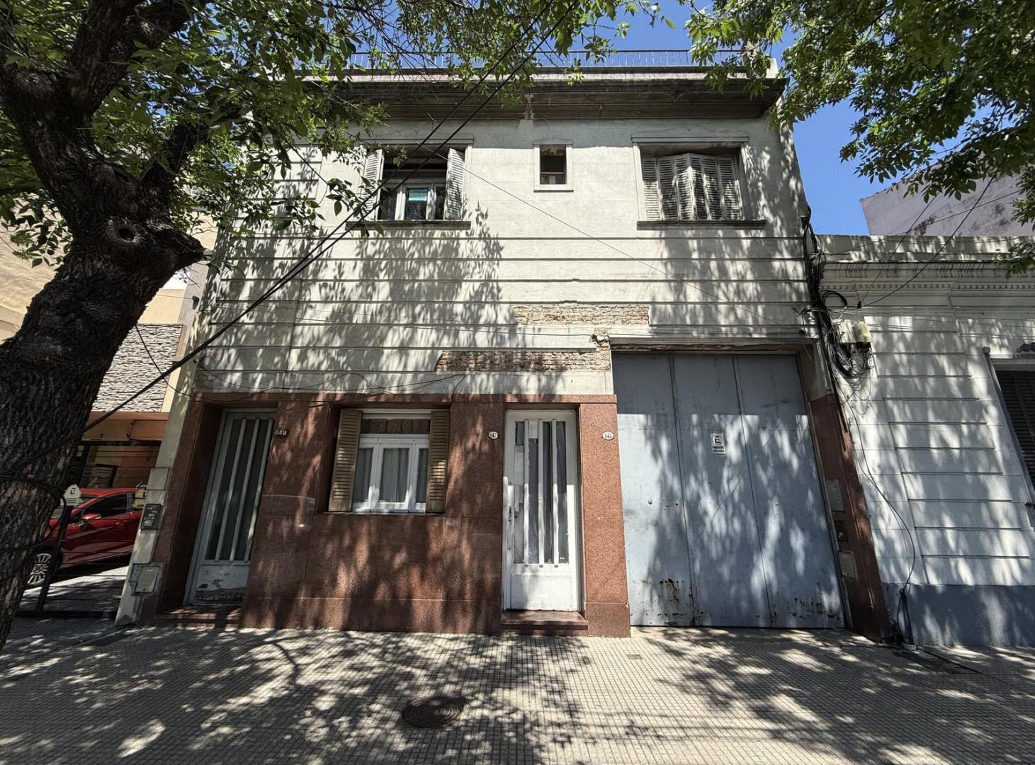 Lote de 8,66 x 44,63. Muy buena Ubicación. 1300m2 vendibles