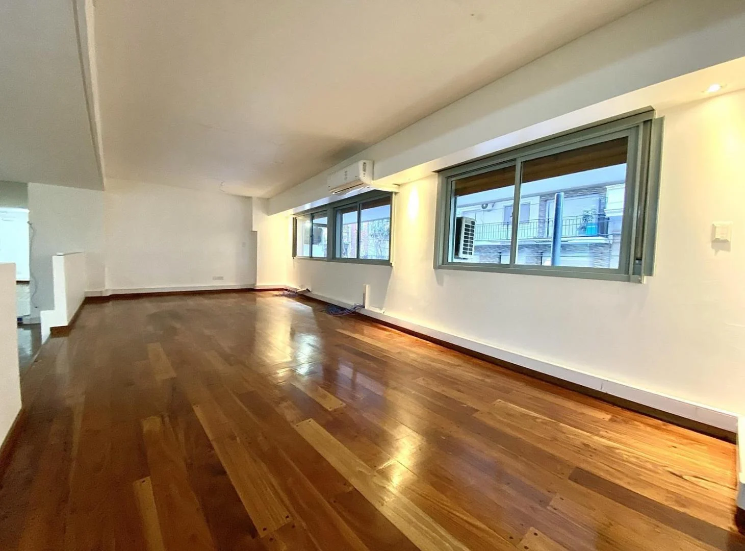 Foto de Departamento 280 m2. Piso entero al frente. Excelente estado, imagen 2