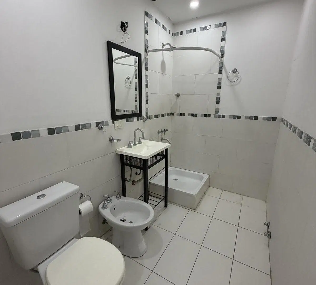 Departamento Monoambiente. 27m2. Luminoso. Bajas expensas. 5