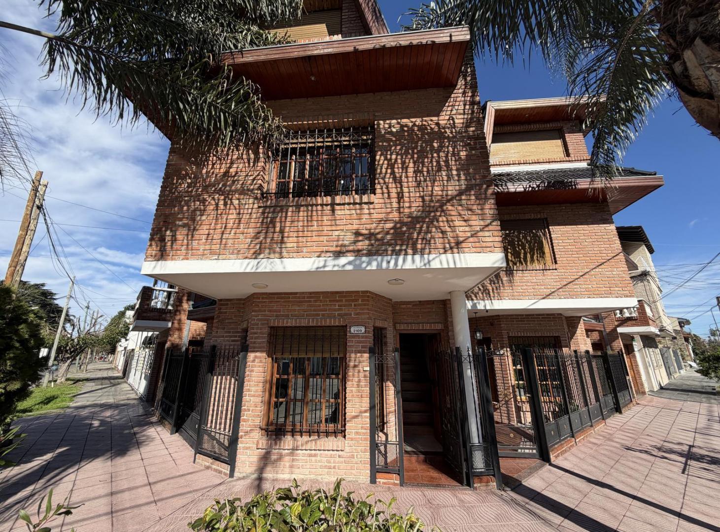 Foto de PH 5 AMB. Tipo Triplex. Garage. Patio + Terraza C/Parrilla. Excelente, imagen 5