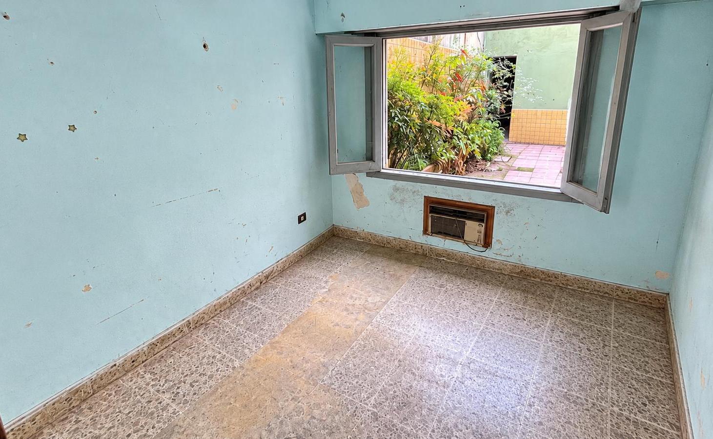 Foto de Venta Casa 5 Ambientes Lote 242 m2 | A Refaccionar | Patio Y Terraza, imagen 3
