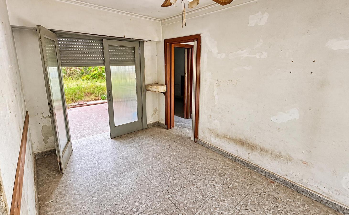 Foto de Venta Casa 5 Ambientes Lote 242 m2 | A Refaccionar | Patio Y Terraza, imagen 5