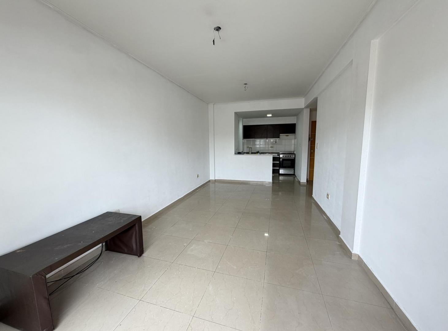 Foto de Departamento 3 ambientes 2do piso. Contrafrente con balcon terraza, imagen 3