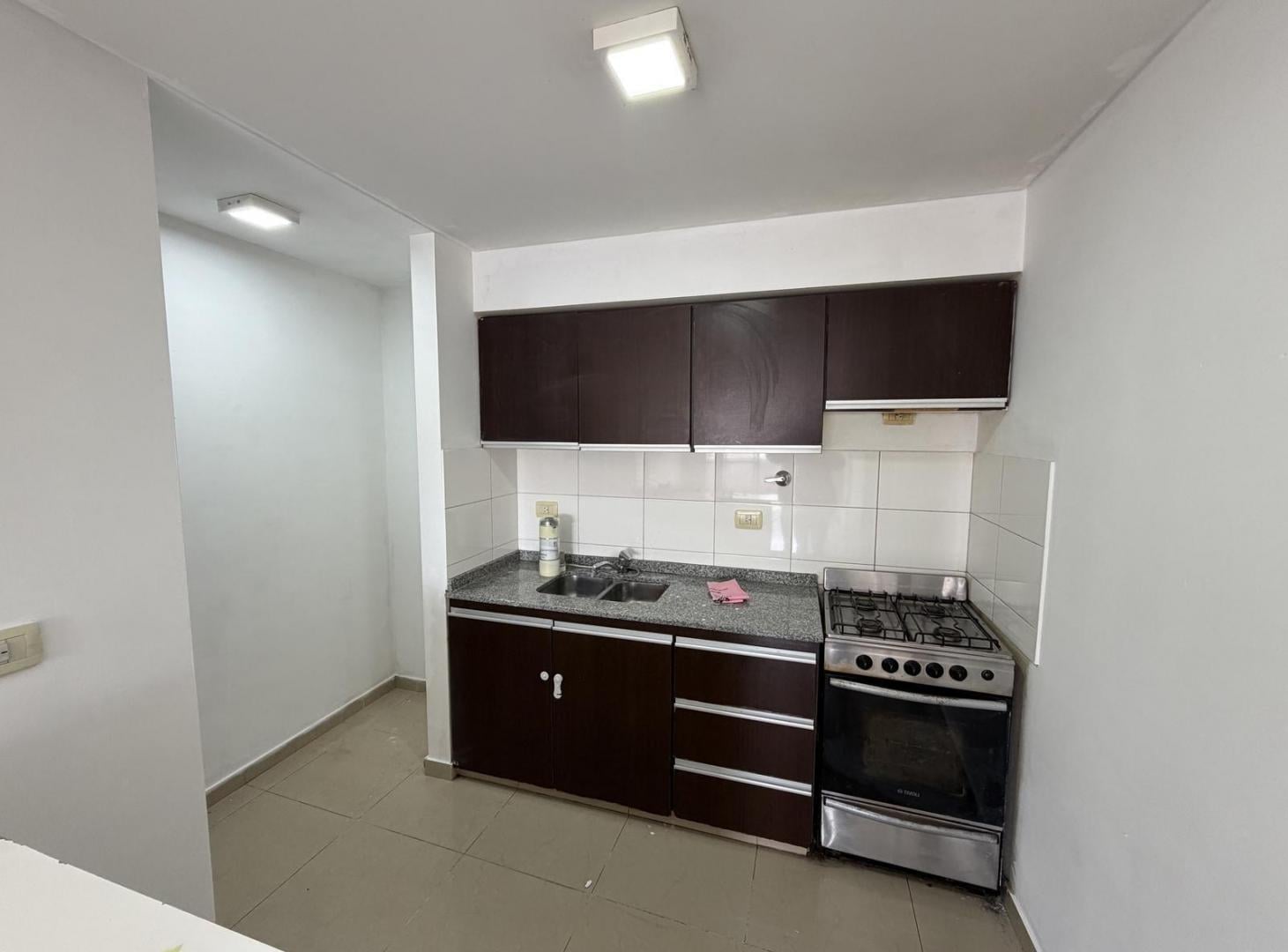 Foto de Departamento 3 ambientes 2do piso. Contrafrente con balcon terraza, imagen 4