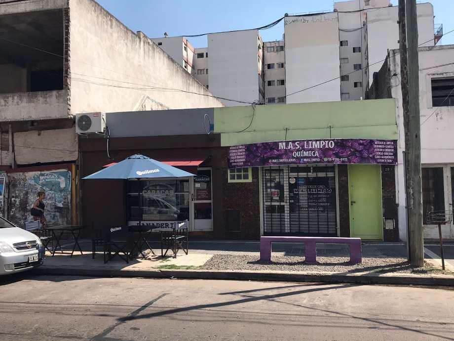PROPIEDAD CON DOS LOCALES EN VENTA - LANÚS OESTE