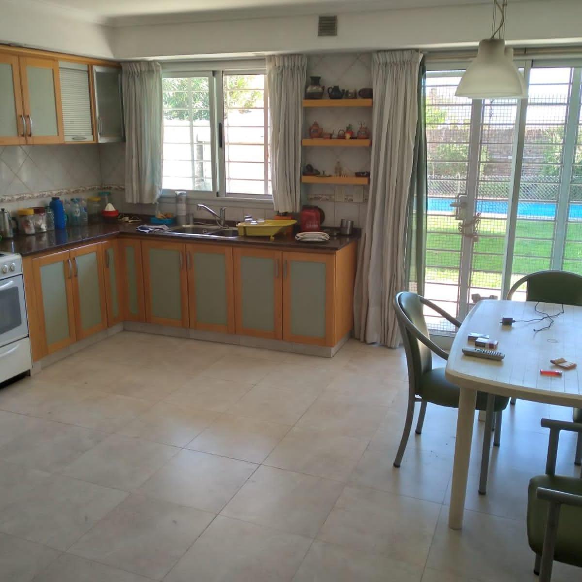 EXCELENTE CHALET EN VENTA - BANFIELD