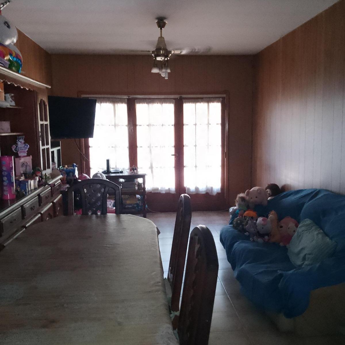Casa tres ambientes en Venta - Lanús