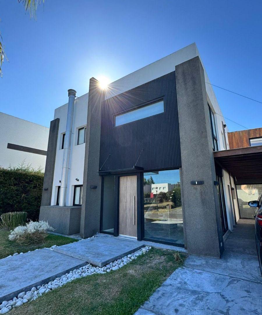 Casa en alquiler temporal en altos de Hudson 2 - Disponible todo Febrero.