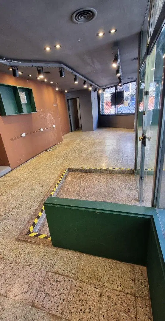 Local Comercial en Alquiler - Lanús 4