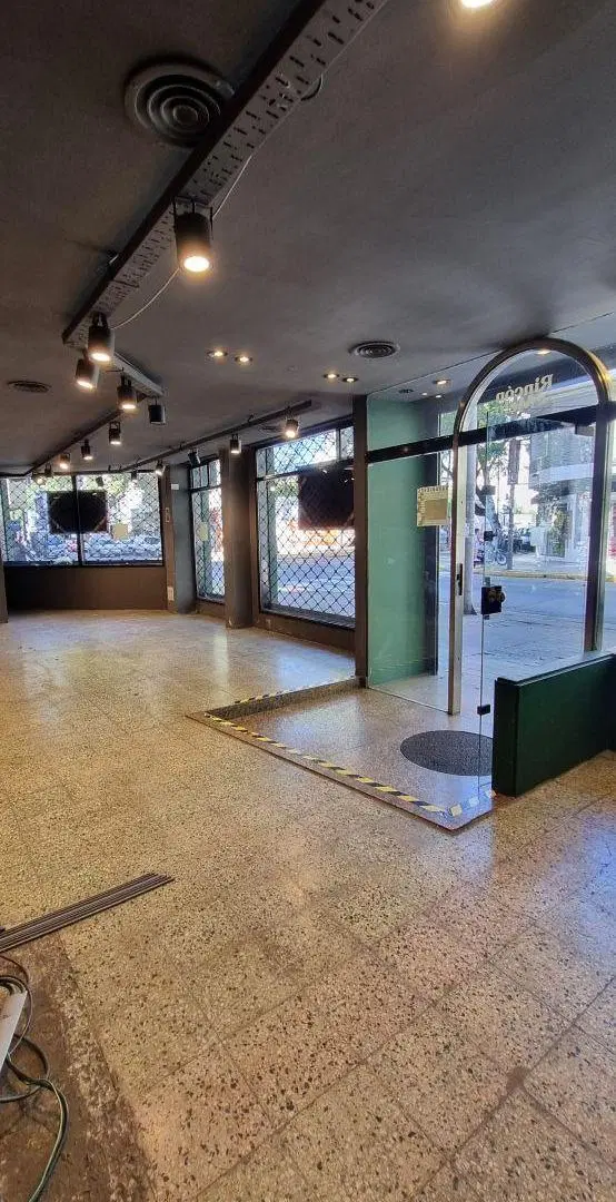 Local Comercial en Alquiler - Lanús 3