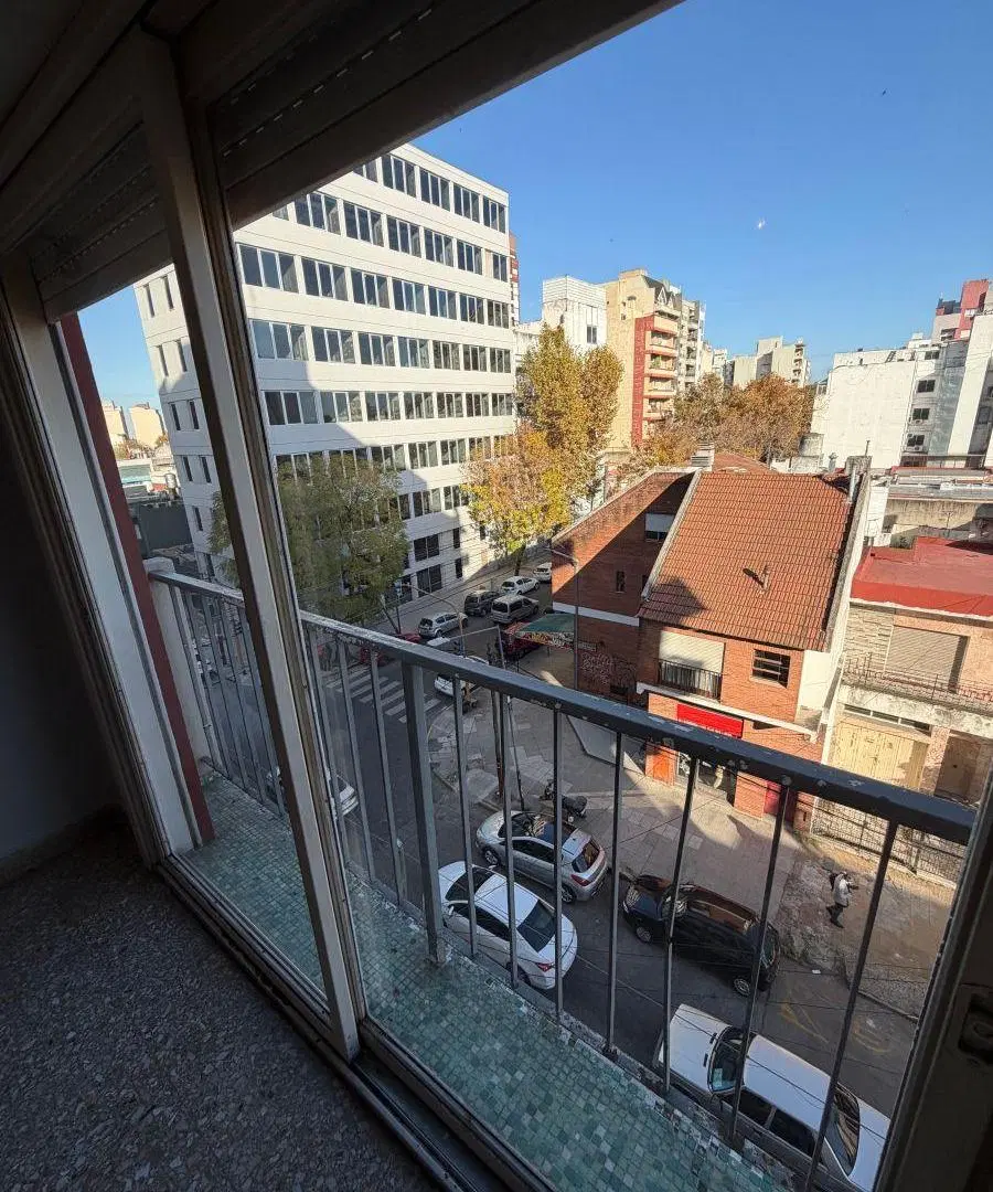 Departamento de 43 m² con 1 habitación en alquiler en Lanús Oeste 2