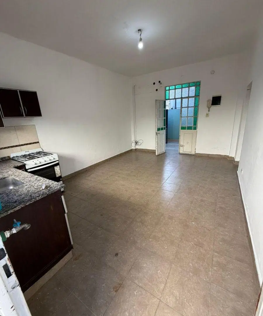 Departamento de 60 m² con 2 dormitorios en alquiler en Valentín Alsina 2