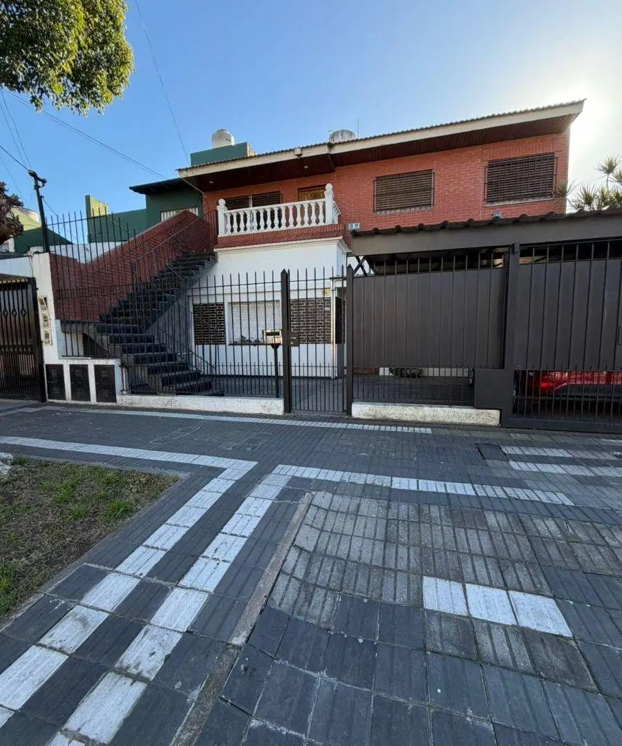 Departamento tipo casa en Alquiler - Remedios de Escalada 8