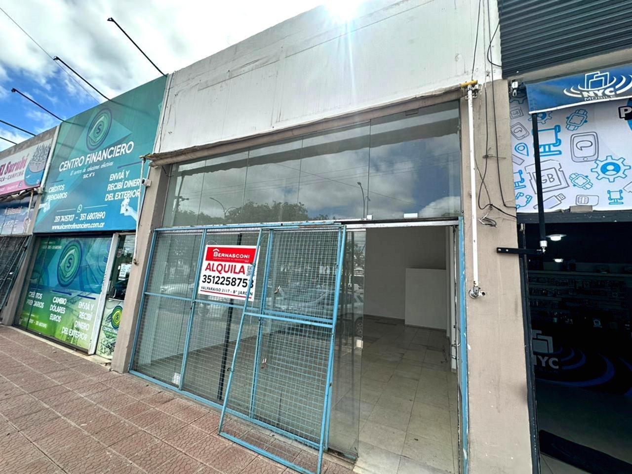 Foto de Local Comercial en Alquiler Doble Altura y Excelente Frente en Av. Vélez Sarsfield, imagen 4