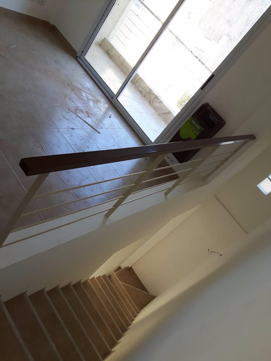 Saenz Peña 1456 - Temperley / DUPLEX DE 2 AMB CON JARDIN Y COCHERA APTO CREDITO