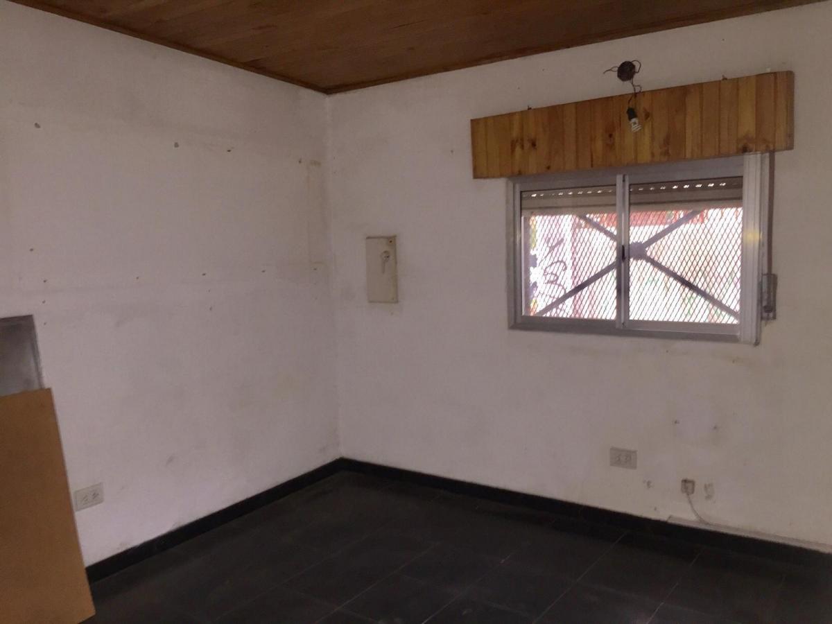 Colon 936 - Burzaco / LOTE CON COCHERAS Y OFICINA EN BURZACO