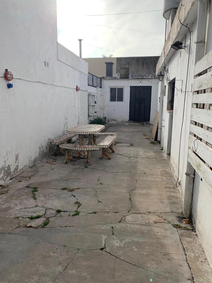 Albarracin 220 - Temperley / CASA 3 AMB EN UNA PLANTA