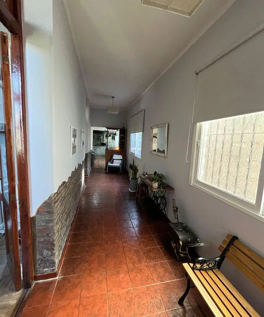 ALMAFUERTE 160 - LDZ / MUY LINDA CASA EN UNA PLANTA DE 3 AMB 5
