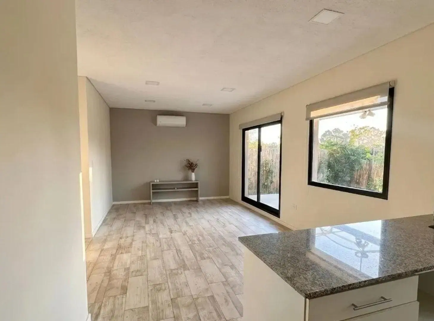 Departamento en venta en Cañada Village Pilar con jardín 1