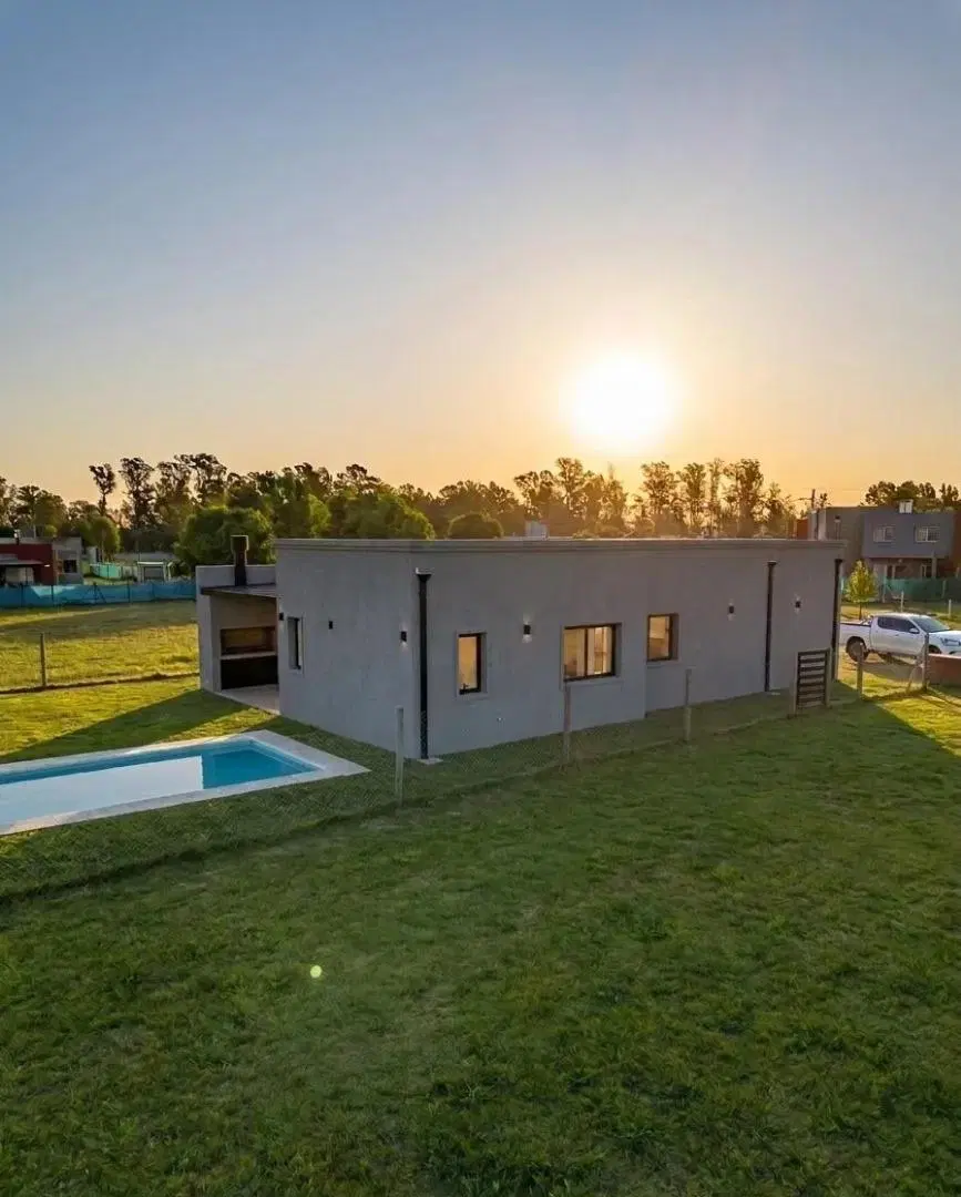 Casa en venta en Santa Sofia con pileta 4