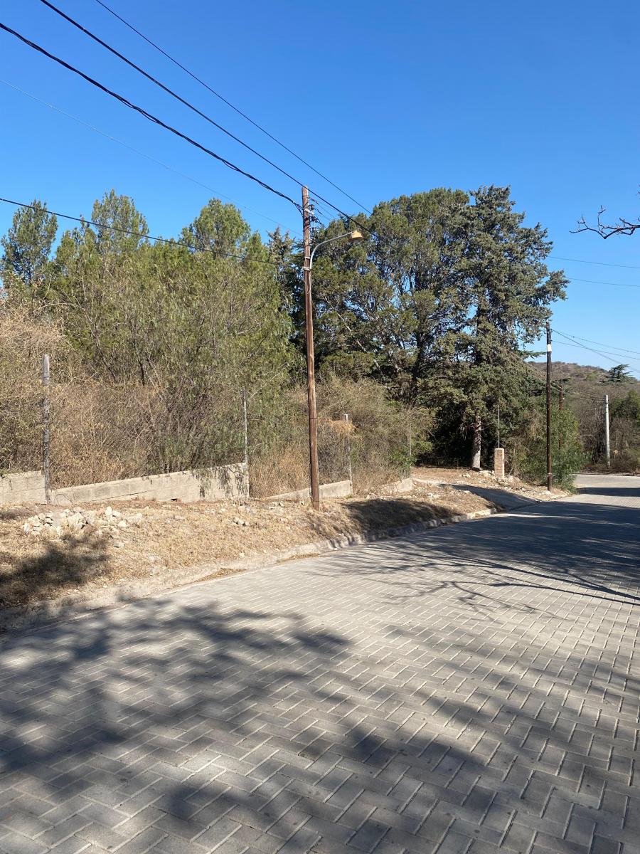 Los Cocos Terreno en Zona Residencial - a Una Cuadra de Avda. Grierson 2