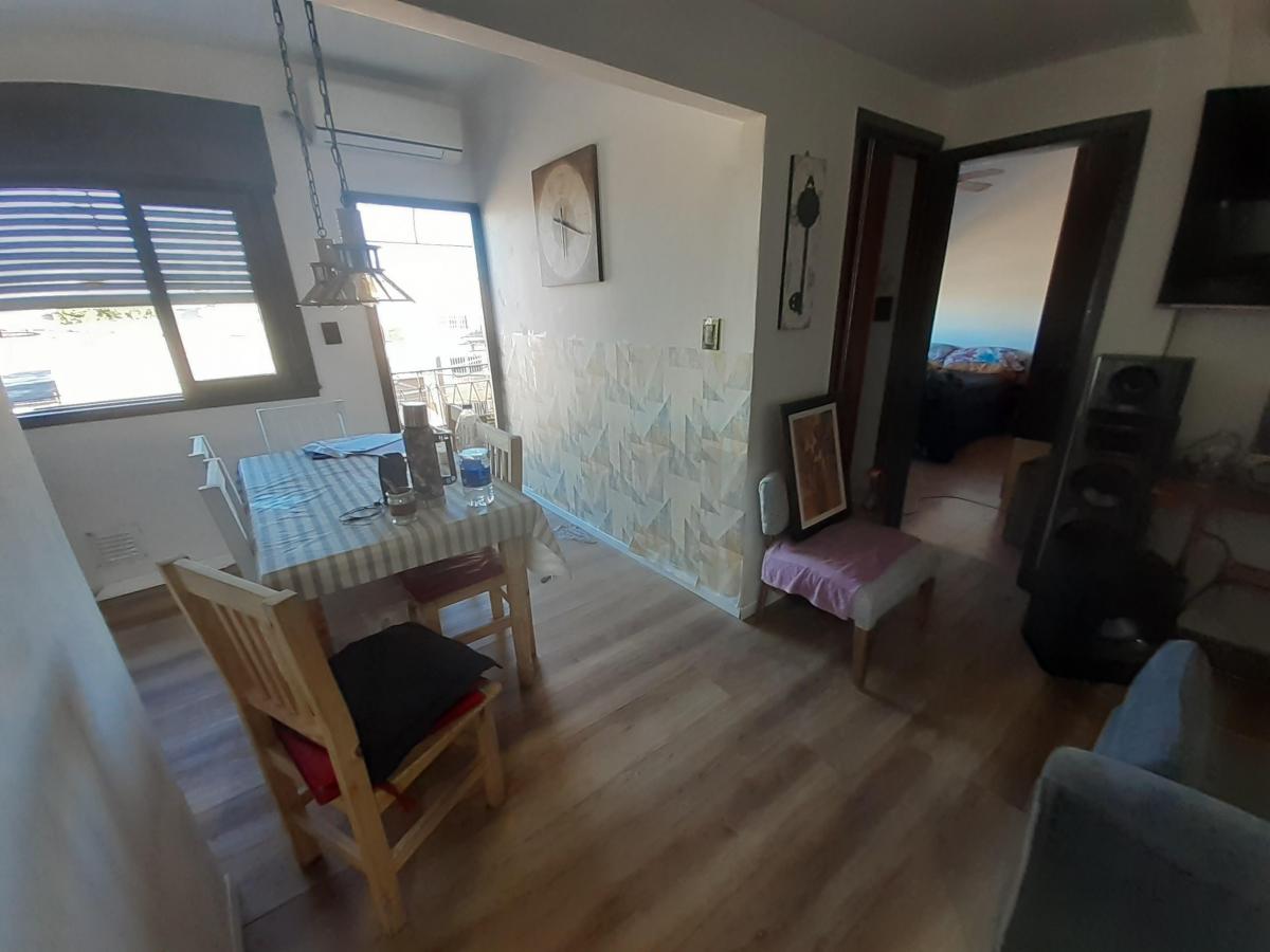PH Refaccionado a Nuevo de 3 Ambientes con Balcon Al Frente! 5