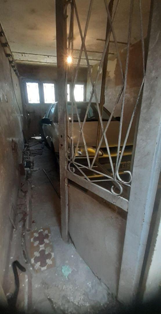 Foto de ¡¡Excelente Barrio, Casa de 5 Amb. Cochera, patio y terraza a reciclar!!, imagen 3