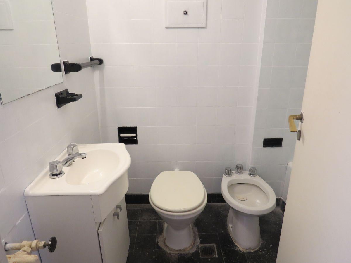 Foto de DEPARTAMENTO EN ALQUILER EN INMEDIACIONES DE PLAZA SAN MARTÍN.Muy bajas, imagen 3