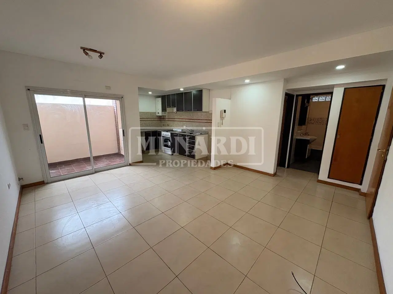 Departamento en planta baja con patio 1