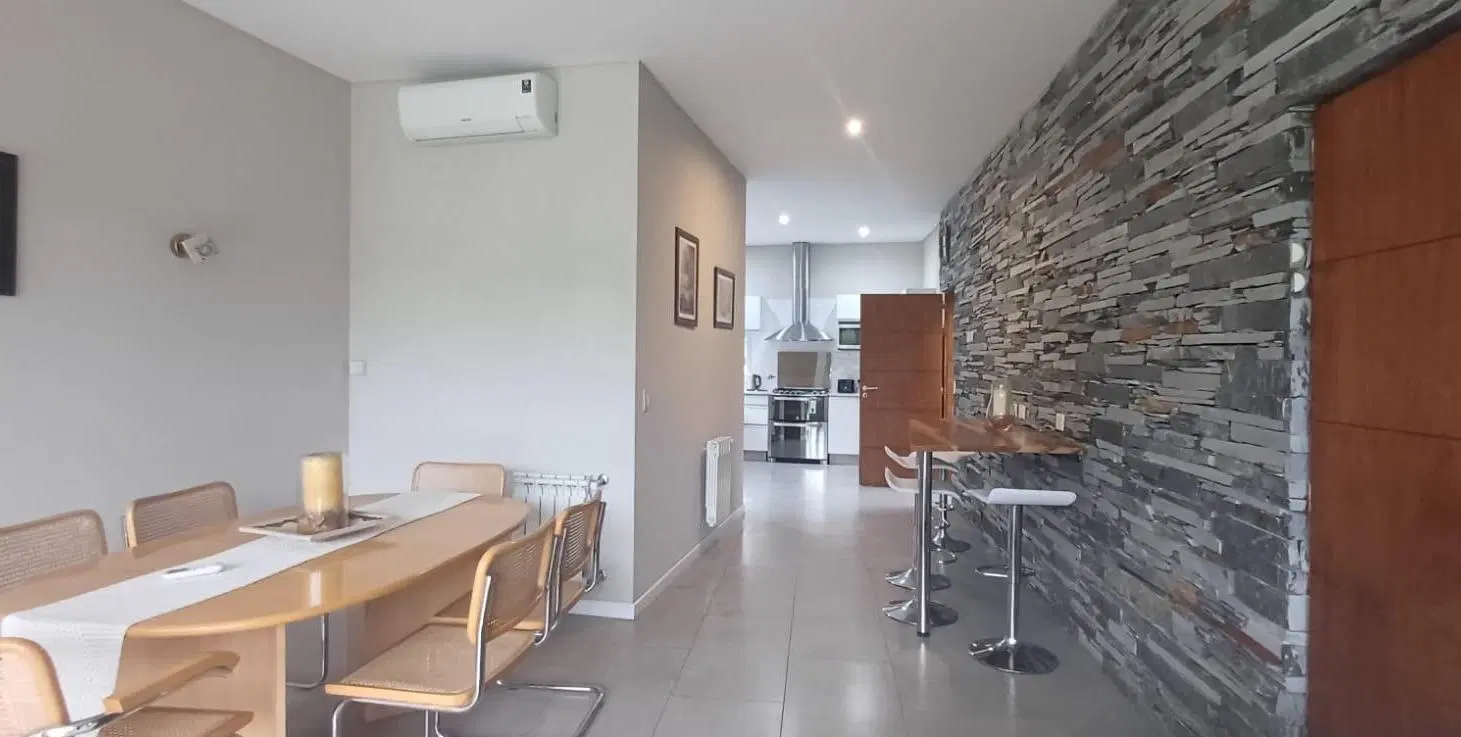 Casa moderna  en Ayres Plaza 8