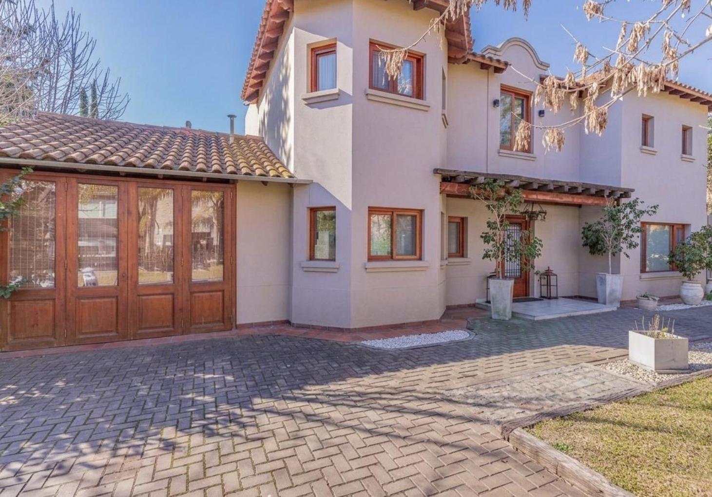 Foto de Casa en Barrio Cerrado Campos de Alvarez, imagen 2