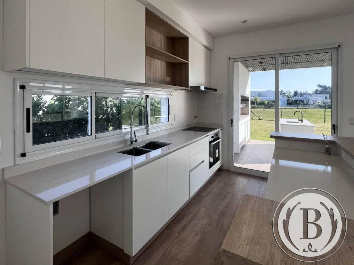 BUSTAMANTE PROP SANTA LUCIA 12564 CASA VENTA PILAR DEL ESTE 2