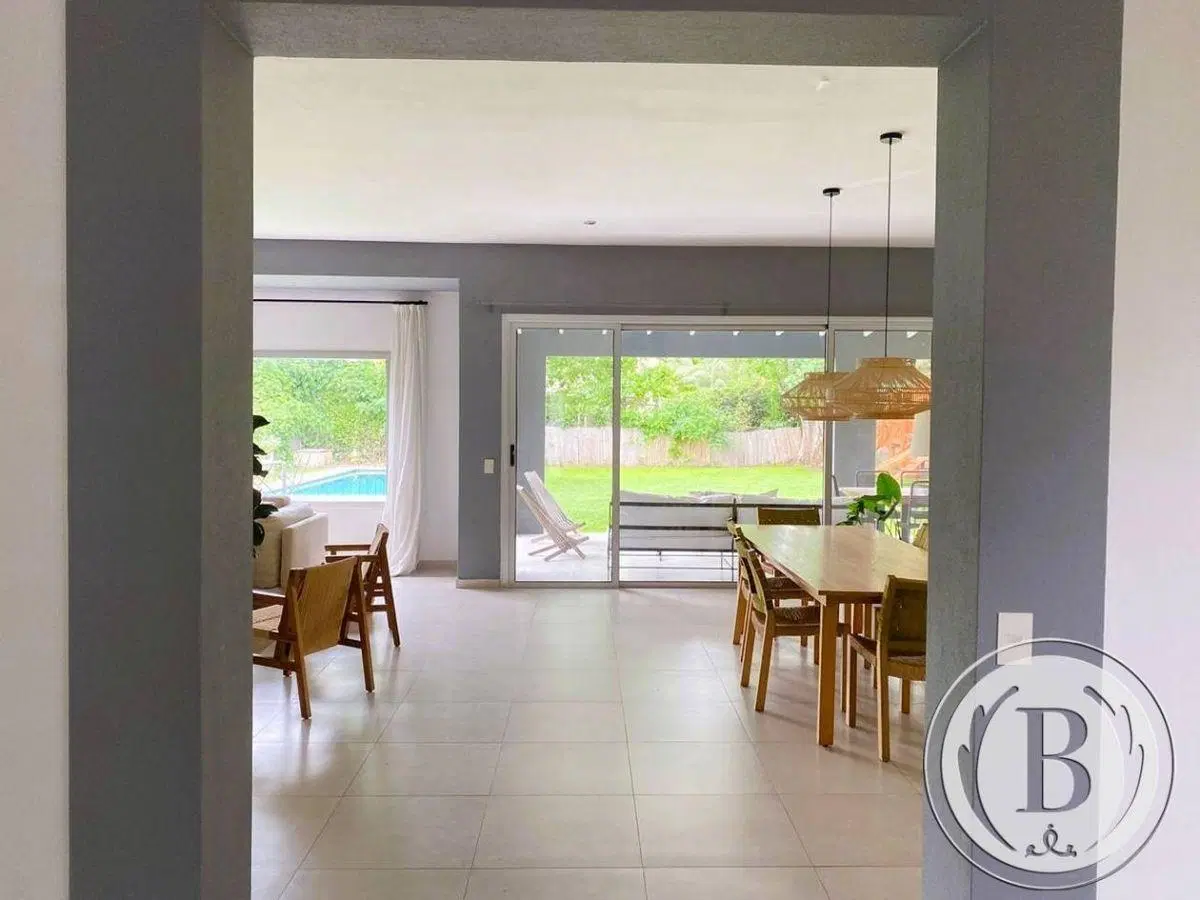 **ALQUILER AMOBLADO** LOTE INTERNO | 2 SUITES + 2 DORMITORIOS | ESCRITORIO | DEPENDENCIA | LAVADERO 5