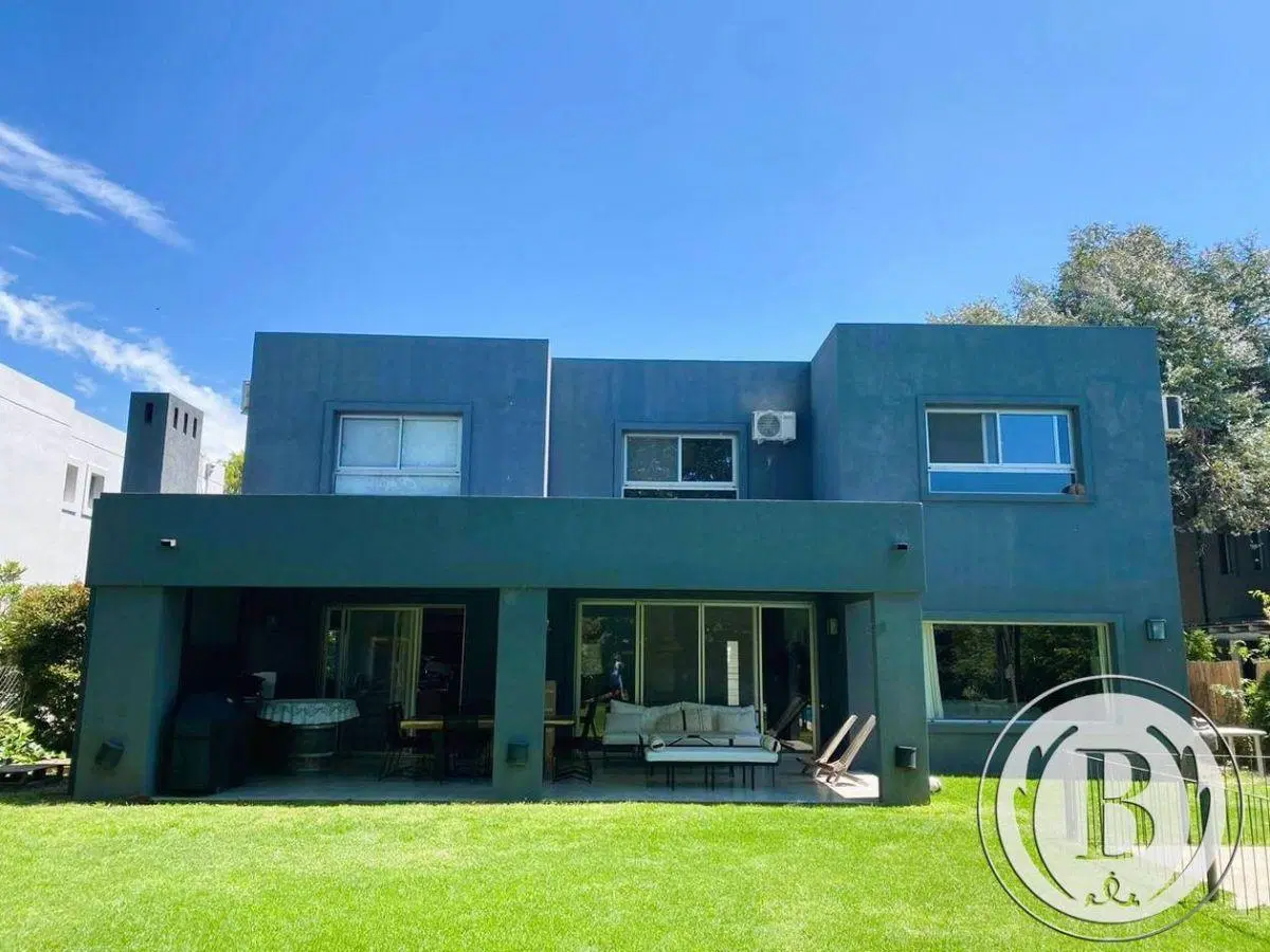 **ALQUILER AMOBLADO** LOTE INTERNO | 2 SUITES + 2 DORMITORIOS | ESCRITORIO | DEPENDENCIA | LAVADERO 4