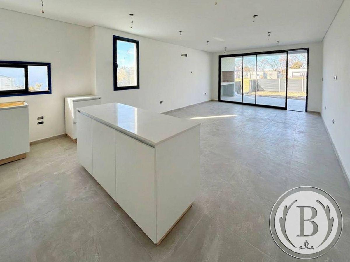 Foto de BUSTAMANTE PROP SANTA LUCIA 12620 CASA VENTA PILAR DEL ESTE, imagen 1