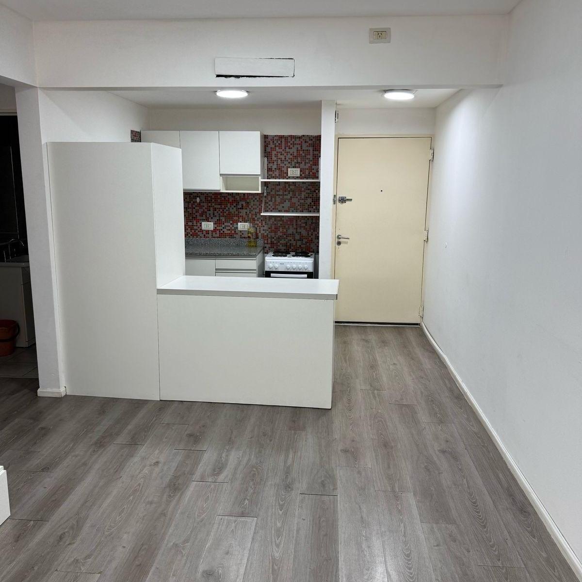 Departamento 2 AMBIENTES en Caballito, frente a Plaza Aramburu