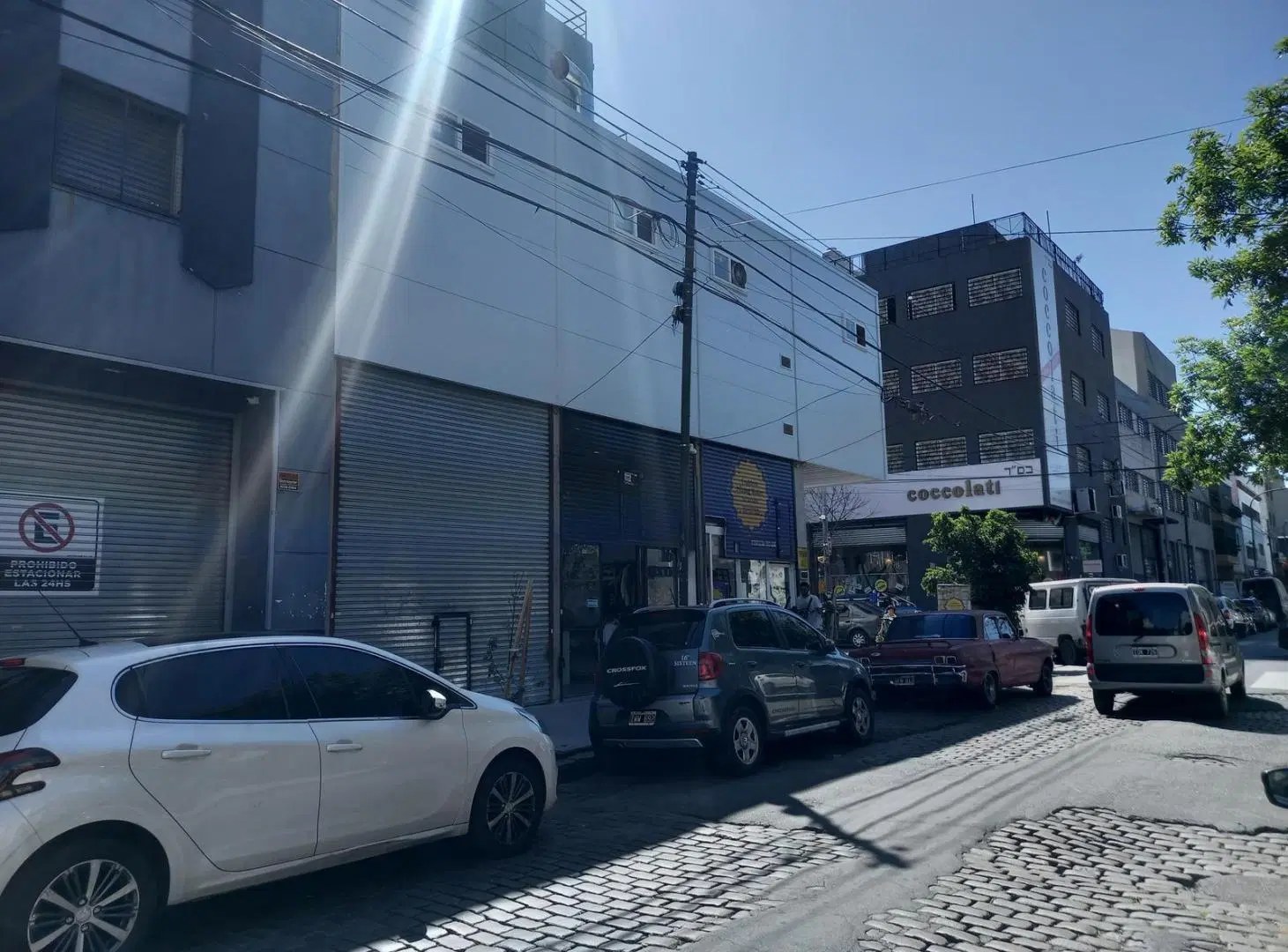 4 Locales en block- Esquina en Flores 1