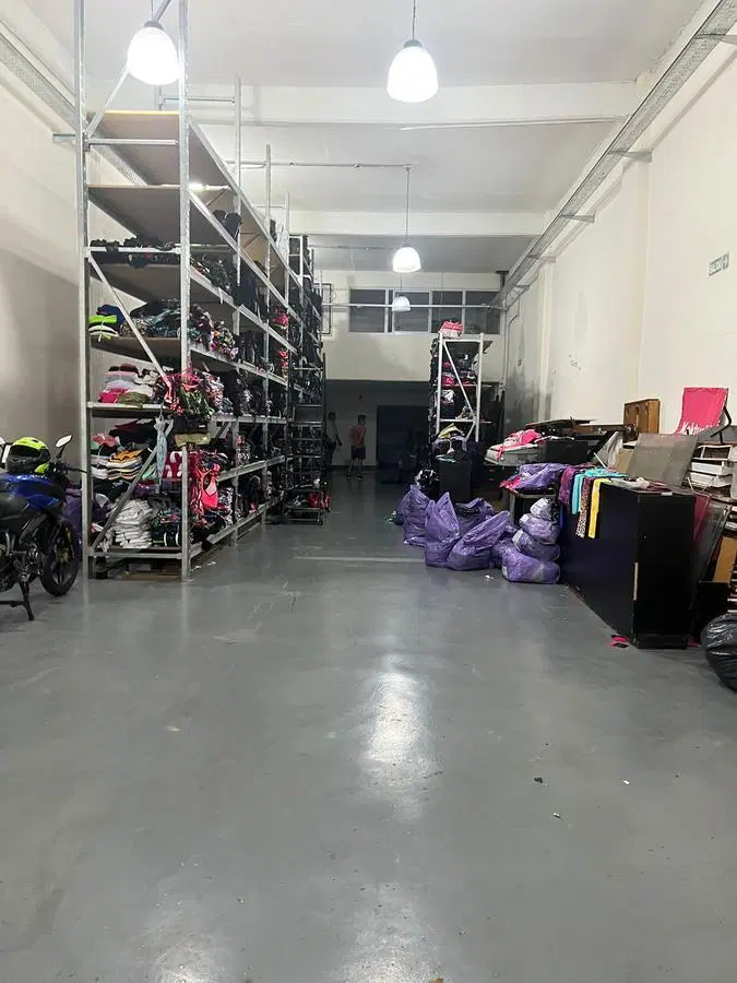 Depósito en ALQUILER 640 m²- Flores 3