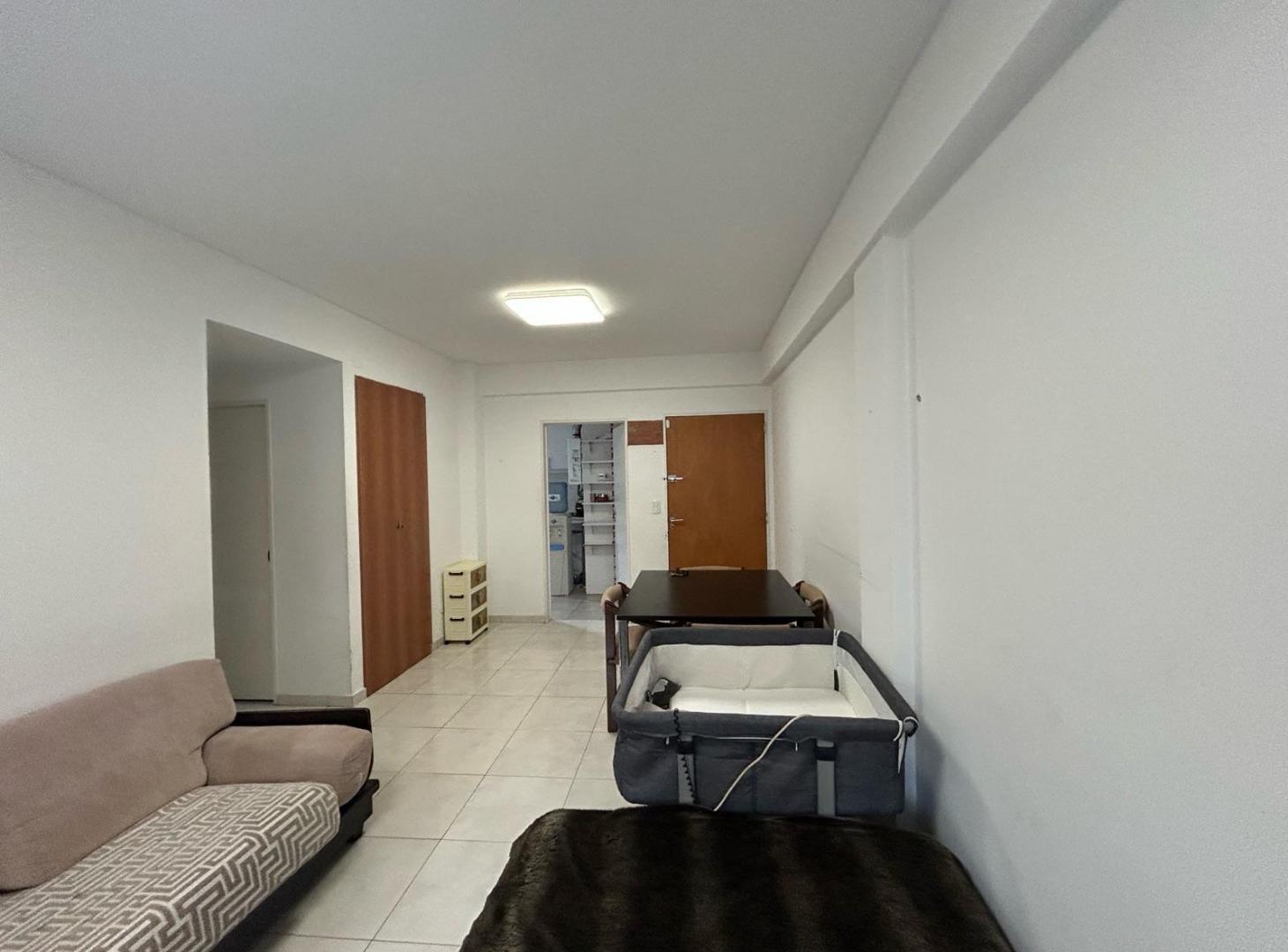 Foto de Departamento en alquiler- 4 ambientes- Flores Norte, imagen 1