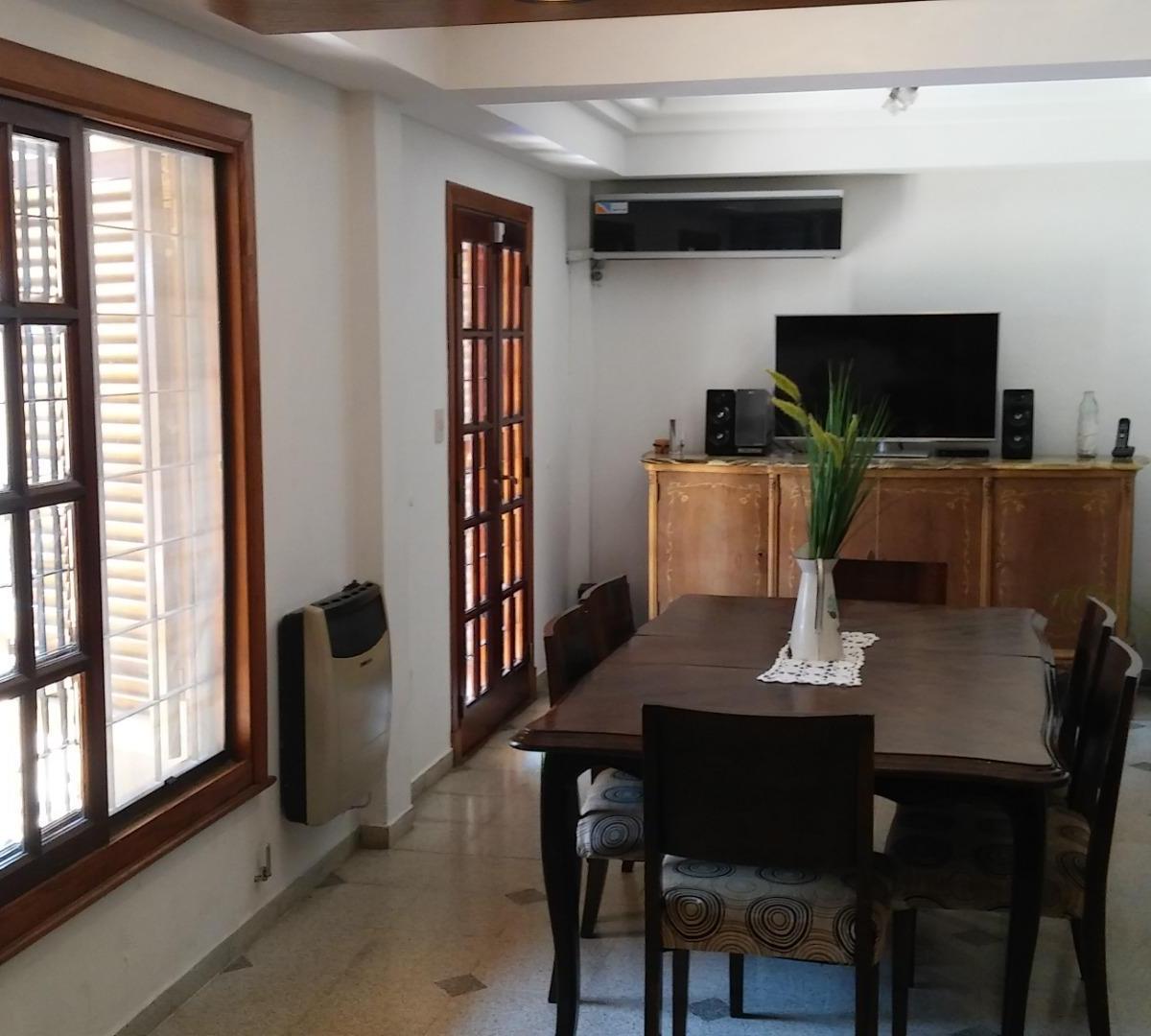 IMPONENTE CASA 5 AMB. CON PARQUE!!! APTA CREDITO!