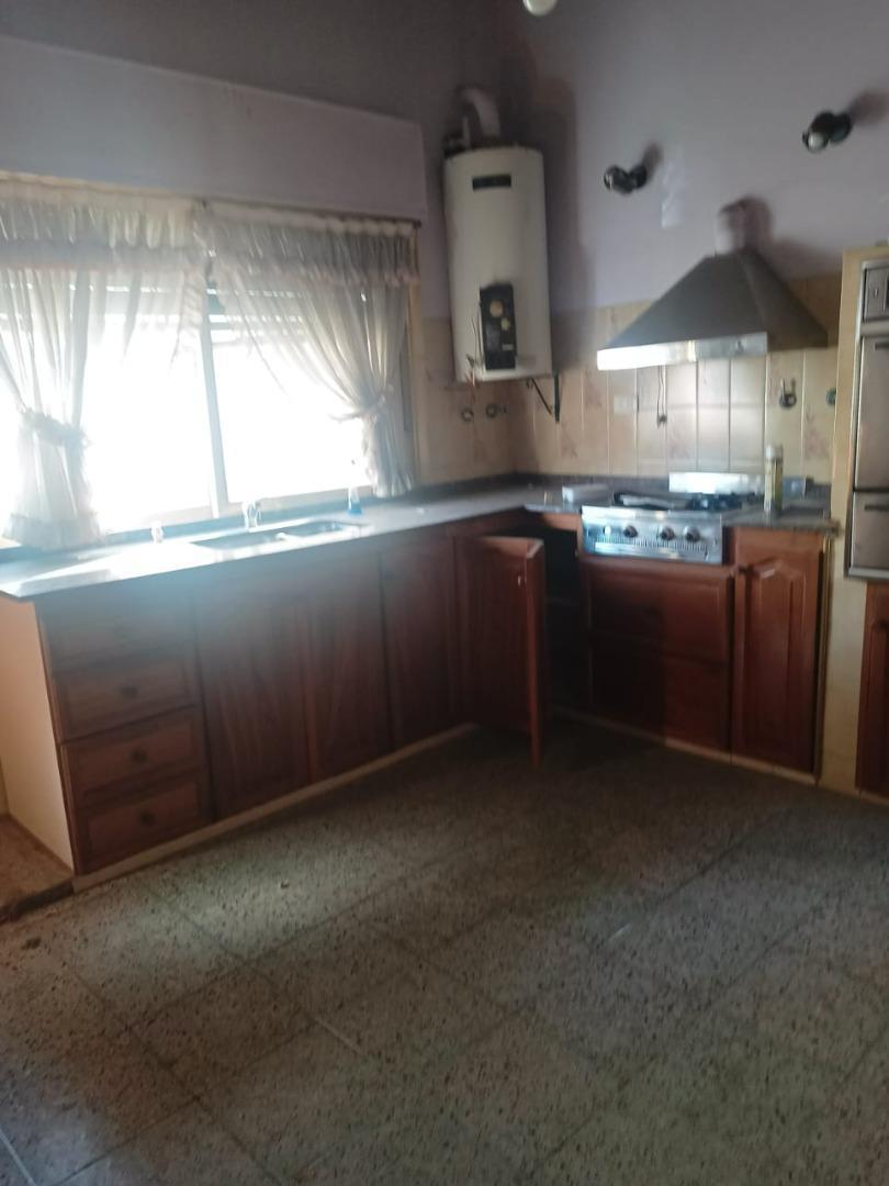 PH 3 AMB POR ESCALERA CON TZA Y BALCON