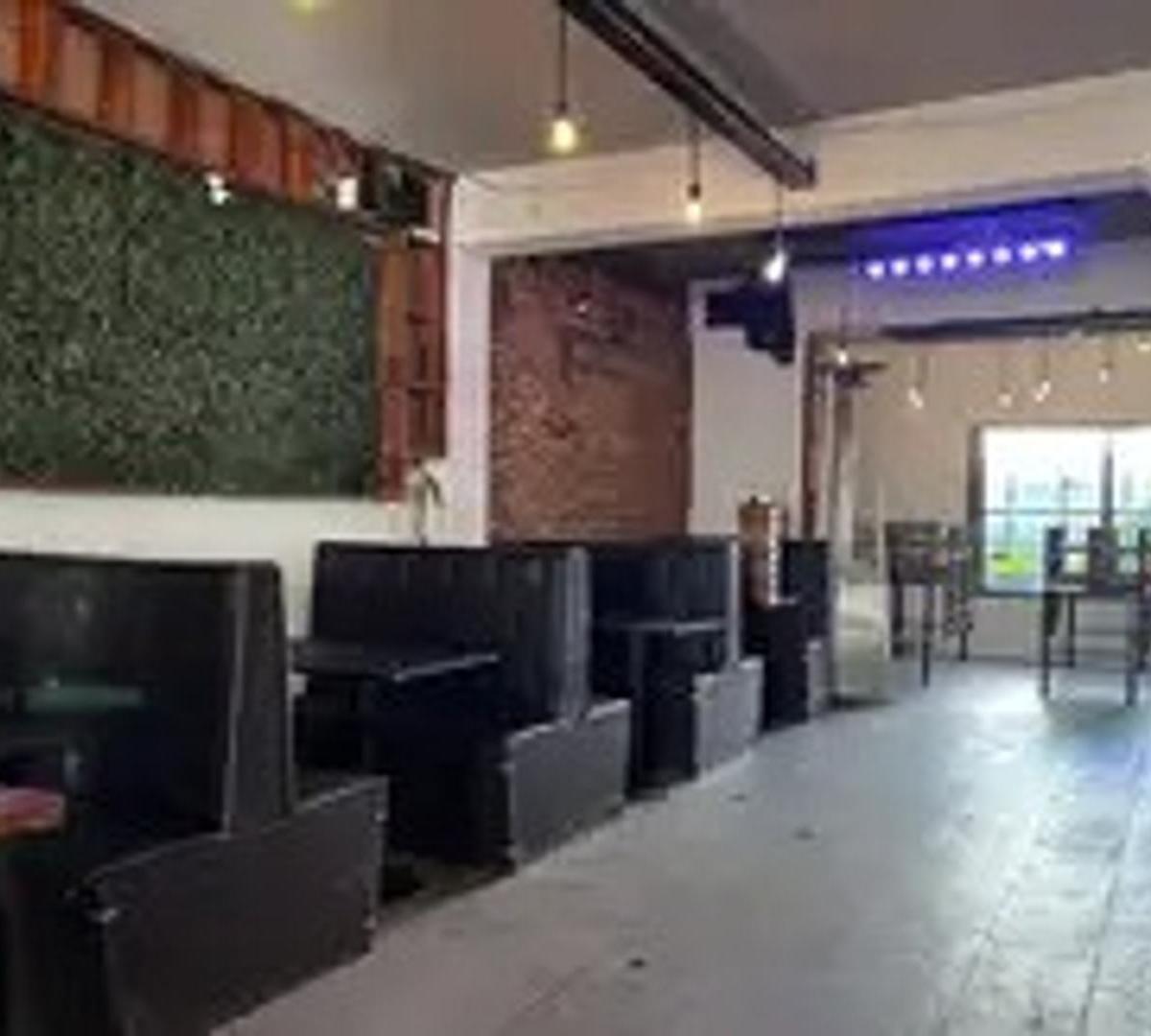 Foto de LOCAL EN VENTA A METROS DE HIPOLITO YRIGOYEN!!!!!, imagen 4