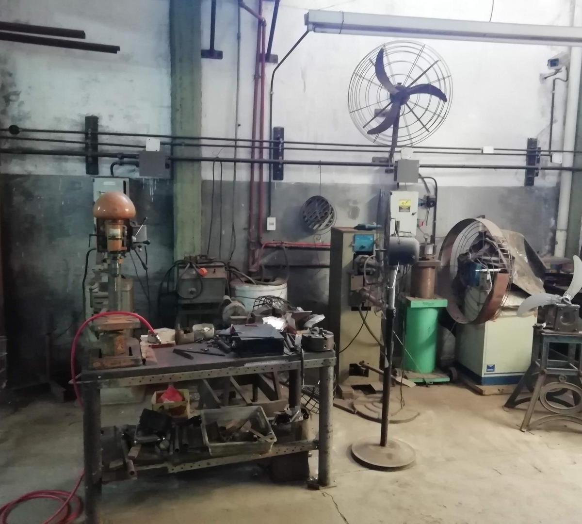 Galpon Para Industria con Salida a Dos Calles 5