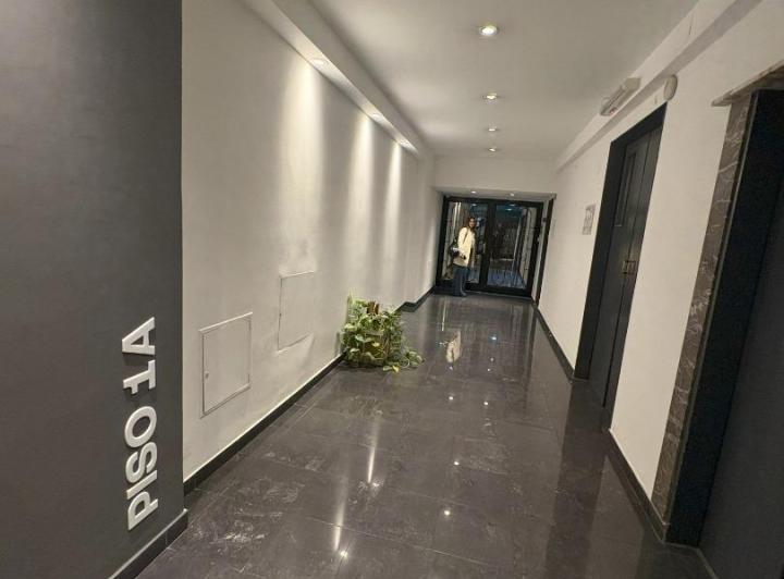 OFICINAS EN PLENO CENTRO CON DOS COCHERAS !!!! 2